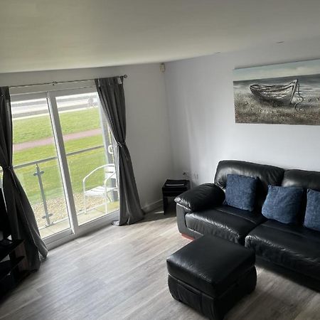 Beach Front Apartment Llanelli Exterior foto