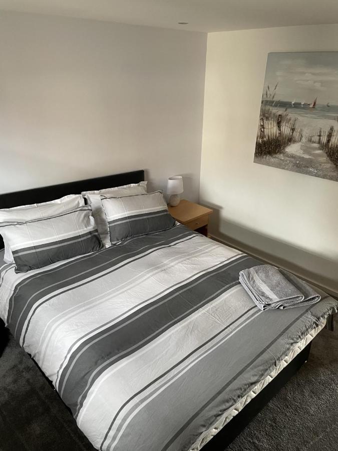 Beach Front Apartment Llanelli Exterior foto